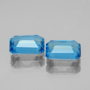 3.49カラットの天然スイスブルートパーズ（8.1×6 mm・エメラルドカット）
