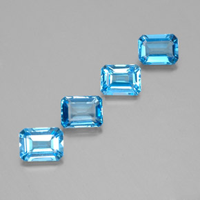 カラットの天然スイスブルートパーズ（7.9×6 mm・エメラルドカット）