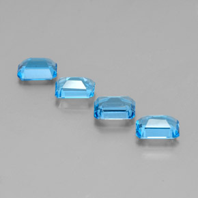 カラットの天然スイスブルートパーズ（7.9×6 mm・エメラルドカット）