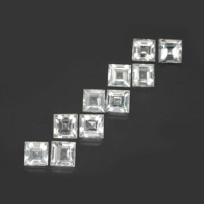 3.80カラットの天然ホワイトトパーズ（4×3.9 mm・四角）