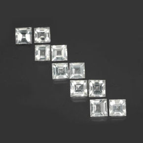 3.80カラットの天然ホワイトトパーズ（4×3.9 mm・四角）