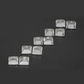 3.80カラットの天然ホワイトトパーズ（4×3.9 mm・四角）