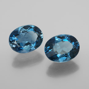 カラットの天然ロンドンブルートパーズ（9.1×7 mm・オーバルカット）