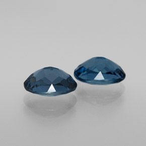 カラットの天然ロンドンブルートパーズ（9.1×7 mm・オーバルカット）