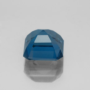 3.34カラットの天然ロンドンブルートパーズ（8.1×7.9 mm・エメラルドカット）