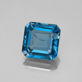 2.97カラットの天然ロンドンブルートパーズ（8.2×8.1 mm・エメラルドカット）