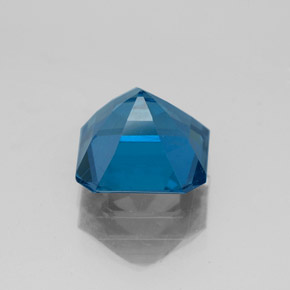 2.85カラットの天然ロンドンブルートパーズ（8.1×8 mm・エメラルドカット）