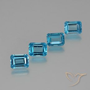7.86カラットの天然スイスブルートパーズ（8.1×6.1 mm・エメラルドカット）