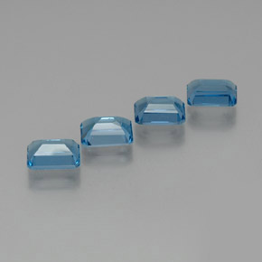 7.89カラットの天然ロンドンブルートパーズ（8.1×6 mm・エメラルドカット）