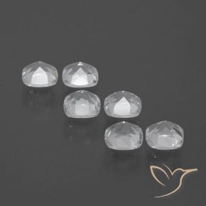 3.03カラットの天然クリアホワイトトパーズ（4.6×4.6 mm・クッションカット）