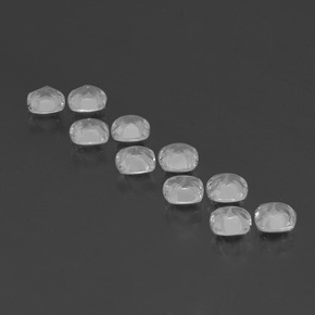 4.71カラットの天然クリアホワイトトパーズ（4.6x4.5 mm・クッションカット）