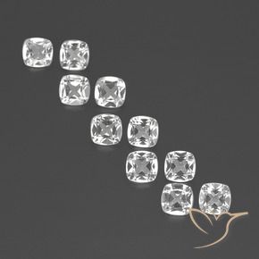4.53カラットの天然クリアホワイトトパーズ（4.6×4.6 mm・クッションカット）