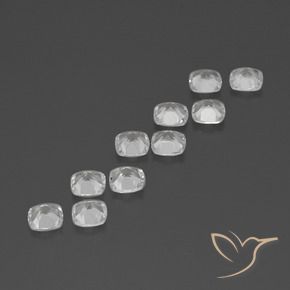 4.53カラットの天然クリアホワイトトパーズ（4.6×4.6 mm・クッションカット）