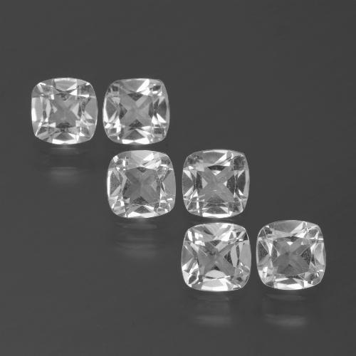 2.64カラットの天然クリアホワイトトパーズ（4.6×4.6 mm・クッションカット）