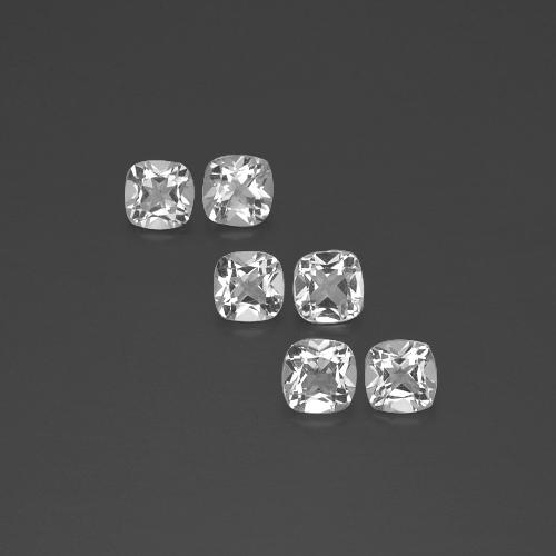 2.92カラットの天然クリアホワイトトパーズ（4.6×4.6 mm・クッションカット）