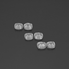 2.92カラットの天然クリアホワイトトパーズ（4.6×4.6 mm・クッションカット）