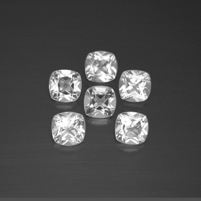 3.14カラットの天然ホワイトトパーズ（4.6×4.6 mm・クッションカット）