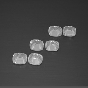 3.14カラットの天然ホワイトトパーズ（4.6×4.6 mm・クッションカット）