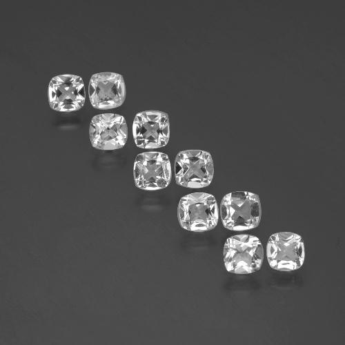 4.37カラットの天然クリアホワイトトパーズ（4.6×4.6 mm・クッションカット）