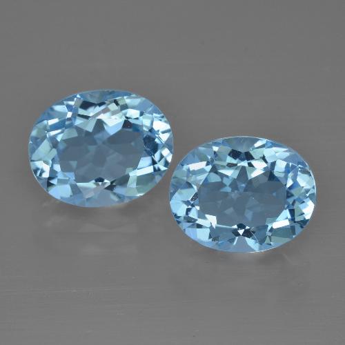 6.95カラットの天然スカイブルートパーズ（10.2×8.2 mm・オーバルカット）
