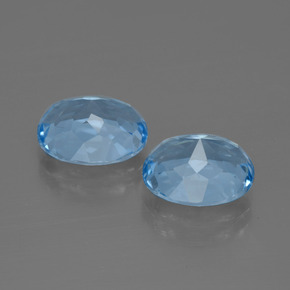 7.00カラットの天然スカイブルートパーズ（10.1×8.2 mm・オーバルカット）