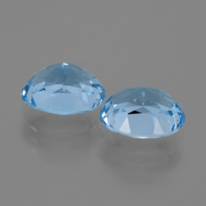 6.95カラットの天然スカイブルートパーズ（10×8.2 mm・オーバルカット）