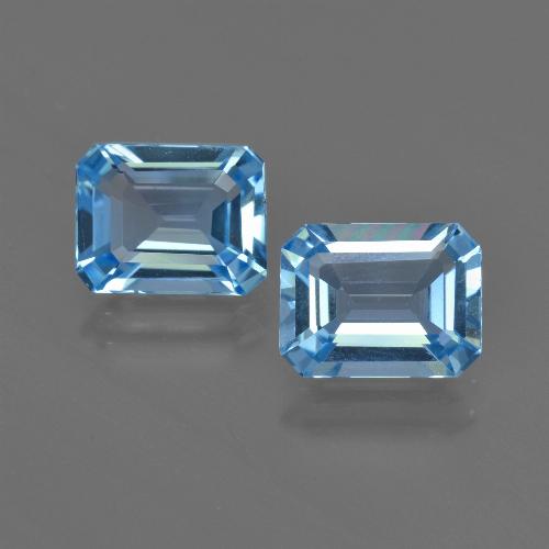 4.80カラットの天然スカイブルートパーズ（9.1×7 mm・エメラルドカット）