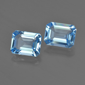 4.80カラットの天然スカイブルートパーズ（9.1×7 mm・エメラルドカット）