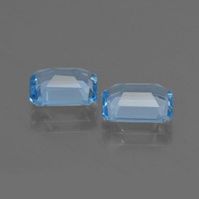 4.80カラットの天然スカイブルートパーズ（9.1×7 mm・エメラルドカット）