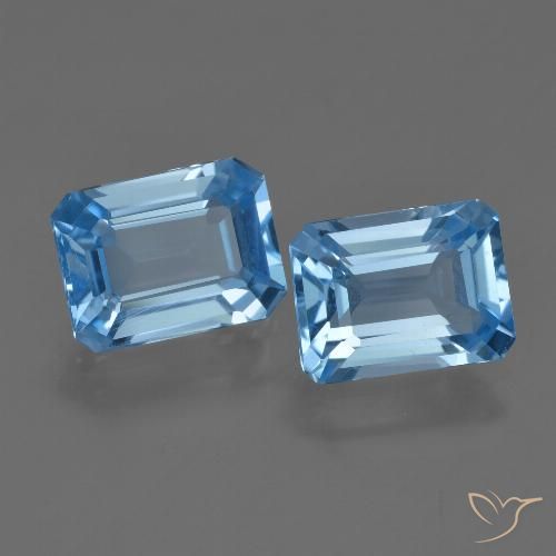 4.64カラットの天然スイスブルートパーズ（8.6×6.5 mm・エメラルドカット）