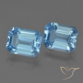 5.33カラットの天然スイスブルートパーズ（8.9×7 mm・エメラルドカット）
