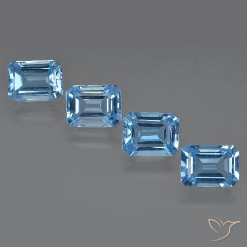 7.31カラットの天然スイスブルートパーズ（8×6.1 mm・エメラルドカット）