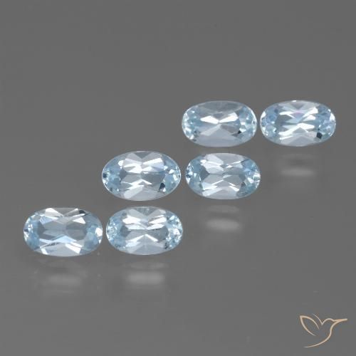 1.84カラットの天然スカイブルートパーズ（5×3.1 mm・オーバルカット）