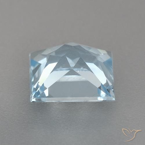 2.89カラットの天然スイスブルートパーズ（8×7.8 mm・四角）