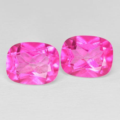 7.73カラットの天然ダークピンクトパーズ（10.2×8.2 mm・クッションカット）