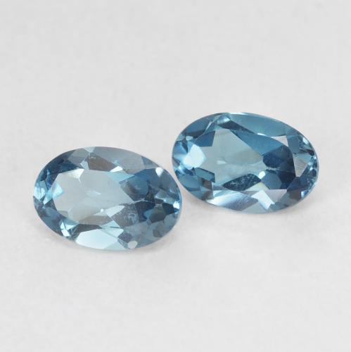 1.31カラットの天然ロンドンブルートパーズ（6.2×4.1 mm・オーバルカット）