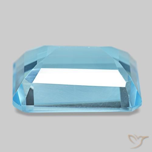 14.71カラットの天然スイスブルートパーズ（16.1×12.1 mm・エメラルドカット）