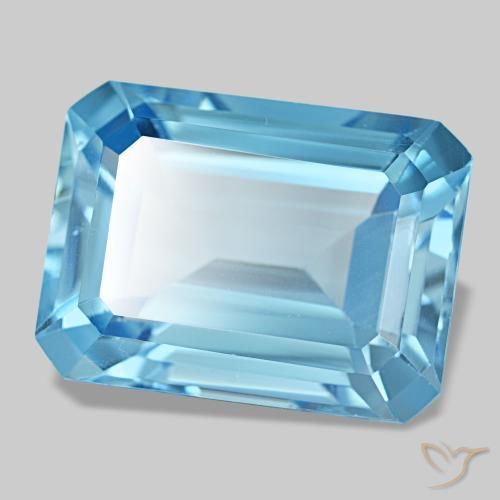 15.85カラットの天然スイスブルートパーズ（16.3×12.1 mm・エメラルドカット）