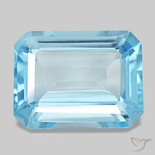 14.56カラットの天然スイスブルートパーズ（16×12.1 mm・エメラルドカット）