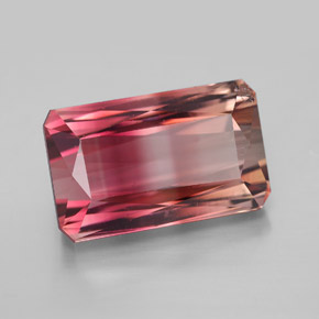 9.52カラットの天然バイカラートルマリン（15×9.3 mm・エメラルドカット）