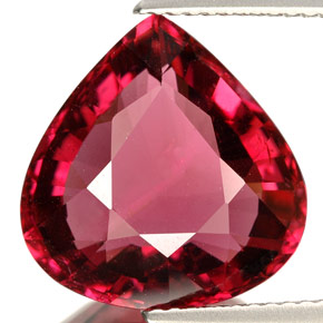 7.68カラットの天然ピンクレッドトルマリン（14.2×13.8 mm・洋梨の形）