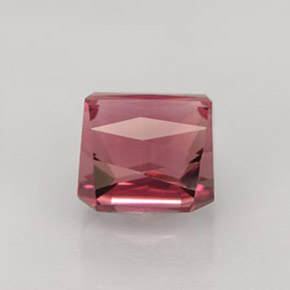 4.00カラットの天然レッドピンクトルマリン（8×7.7 mm・エメラルドカット）