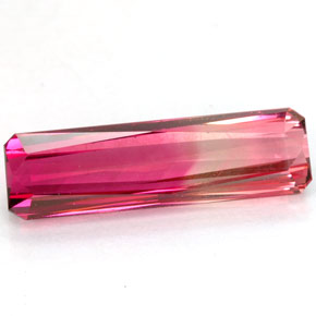 4.28カラットの天然バイカラートルマリン（18×5.2 mm・エメラルドカット）