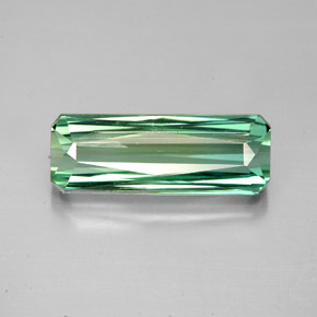 2.86カラットの天然青みがかった緑トルマリン（13.8×5.1 mm・エメラルドカット）