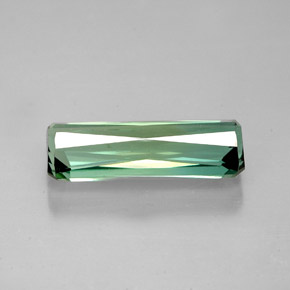 2.86カラットの天然青みがかった緑トルマリン（13.8×5.1 mm・エメラルドカット）