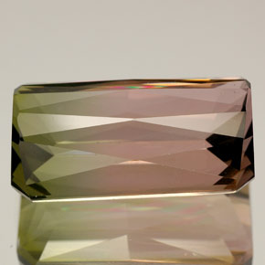 11.84カラットの天然ウォーターメロントルマリン（16.6×9.8 mm・エメラルドカット）