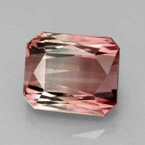8.55カラットの天然バイカラートルマリン（12×10 mm・エメラルドカット）