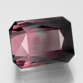 6.67カラットの天然バイカラートルマリン（11.4×8.6 mm・エメラルドカット）