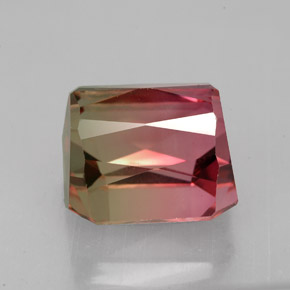 7.51カラットの天然バイカラートルマリン（10.2×10 mm・エメラルドカット）