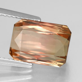 5.23カラットの天然マルチカラートルマリン（10.9×8 mm・エメラルドカット）